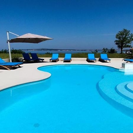 Aparthotel Dalmacija Привлака Екстериор снимка