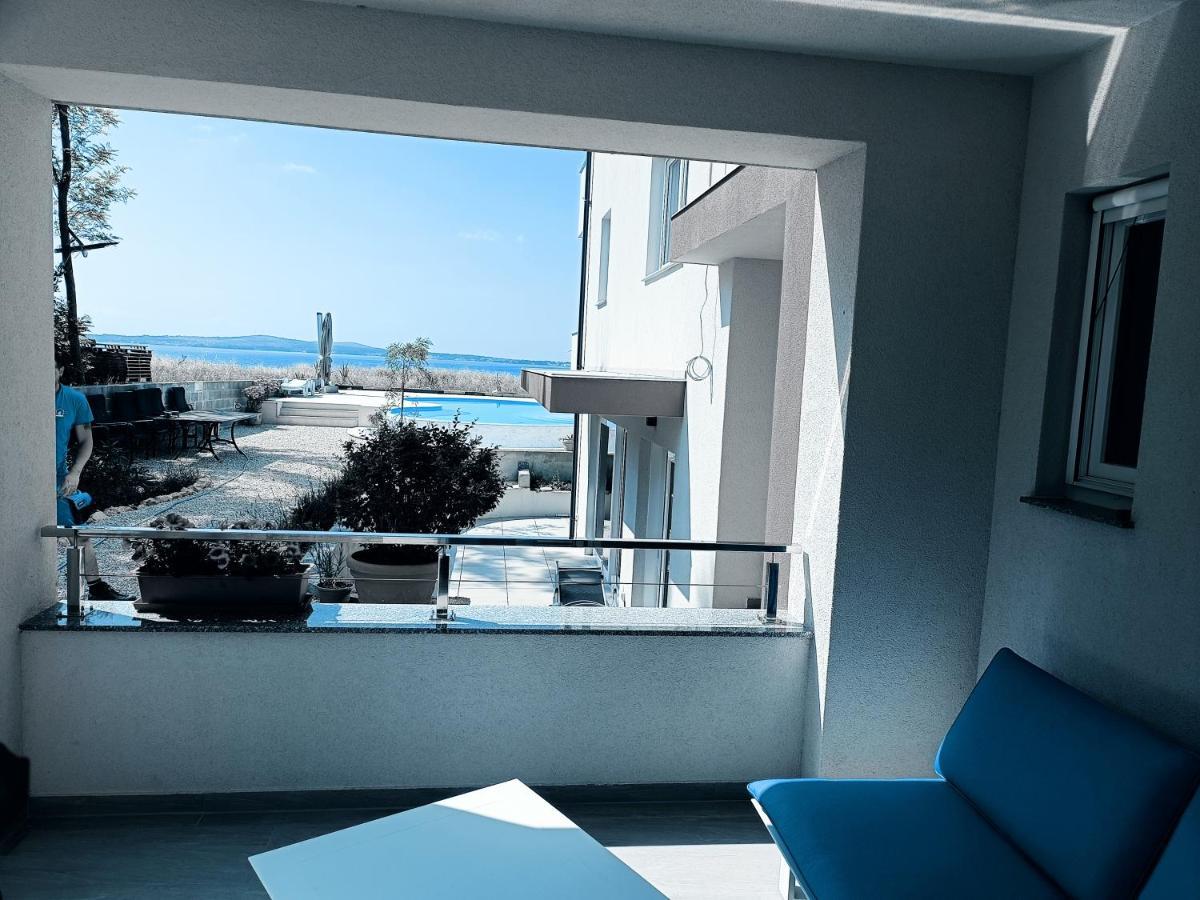 Aparthotel Dalmacija Привлака Екстериор снимка
