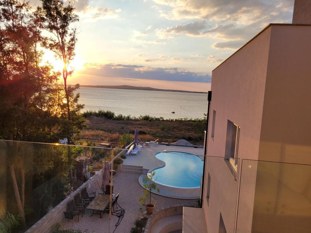 Aparthotel Dalmacija Привлака Екстериор снимка
