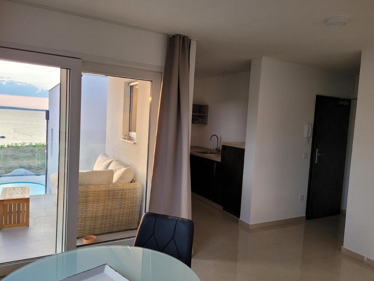 Aparthotel Dalmacija Привлака Екстериор снимка